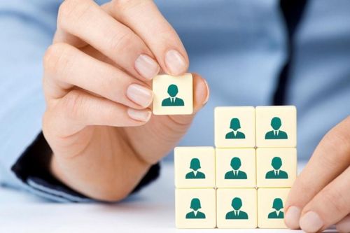 Tuyển đúng người hay đào tạo đúng cách: SME nên ưu tiên điều gì?