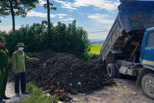 Kịp thời ngăn chặn nhiều vụ đổ thải trái phép