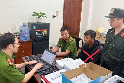 Đường dây làm giả giấy tờ xuyên quốc gia bị triệt phá: Hé lộ thủ đoạn tinh vi của kẻ cầm đầu Phạm Văn Khánh và Phạm Văn Khương
