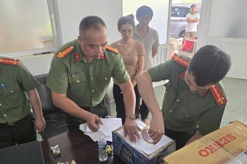 Bắt giữ lô quặng gần 90 tấn có chứa chất phóng xạ