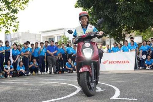 Phường Tân Uyên: Hơn 840 em học sinh được tập huấn, hướng dẫn kỹ năng lái xe an toàn