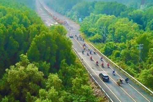 TPHCM: Xóa 'vùng lõm' sóng di động trên tuyến đường Rừng Sác