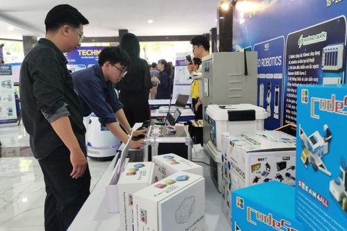 Khai mạc Techmart chuyên ngành sản phẩm ứng dụng trí tuệ nhân tạo
