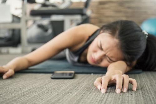 Người phụ nữ 51 tuổi 2 lần ngất sau khi tập gym, bác sĩ phát hiện nguyên nhân từ 1 việc rất nhiều người bỏ qua