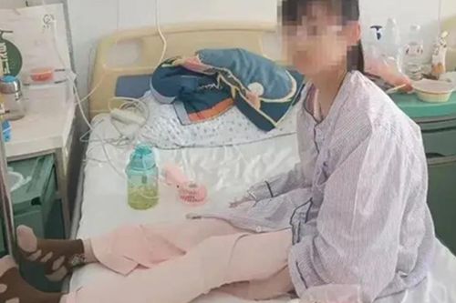 Bé gái 12 tuổi thủng ruột vì mắc sai lầm này khi uống nước: Cảnh báo thói quen nguy hiểm