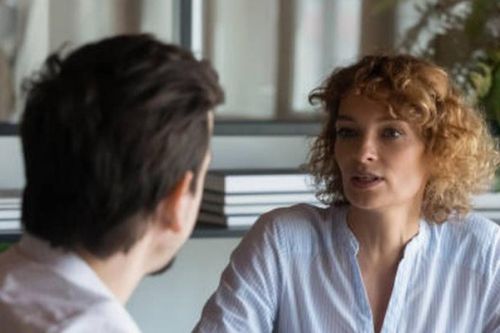 Sau tuổi 60, đàn ông nên tránh 4 kiểu phụ nữ này: Càng thân thiết càng dễ phát sinh rắc rối