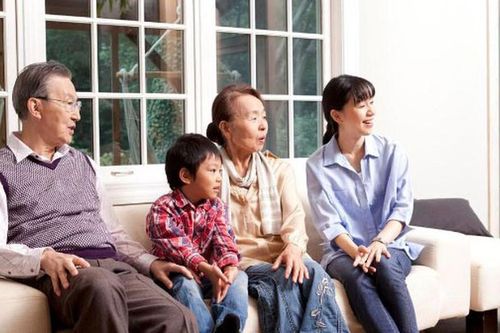 Từng ghét cay ghét đắng bố mẹ chồng vì đòi tiền hàng tháng, 10 năm sau mới biết mình sai quá nhiều