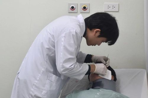 Tiêm filler 'tai Phật' nữ bệnh nhân gặp biến chứng sau 3 năm