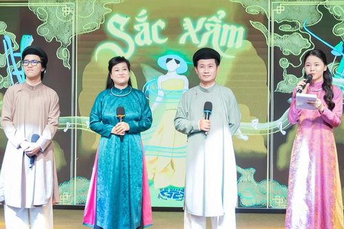 Người trẻ làm mới nghệ thuật Xẩm bằng thời trang và nhạc điện tử