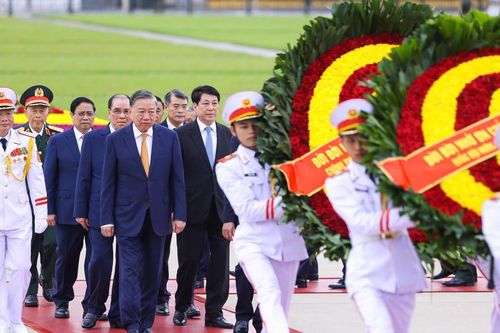 Lãnh đạo Đảng, Nhà nước vào Lăng viếng Chủ tịch Hồ Chí Minh