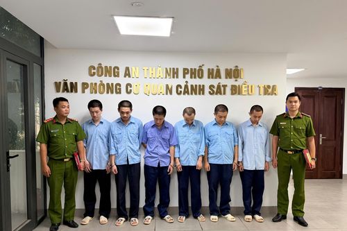 Triệt phá đường dây buôn lậu 300 kg vàng từ nước ngoài vào Việt Nam