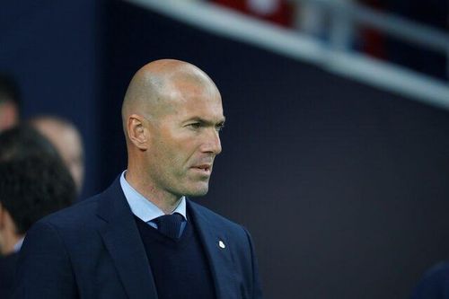 Zidane trổ tài trên sân Pickleball