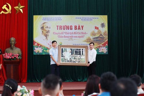 Phú Thọ: Trưng bày lưu động chuyên đề 'Chủ tịch Hồ Chí Minh – Chân dung một con người'
