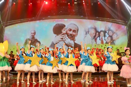 Sẵn sàng cho đêm nghệ thuật chính luận đặc biệt 'Sáng mãi tên Người'