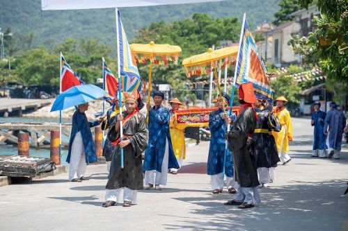 Trải nghiệm văn hóa miền biển tại lễ hội cầu ngư xã Tân Hiệp