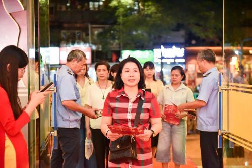 Nhiều cung bậc cảm xúc tại chương trình nghệ thuật 'Sáng mãi tên Người'
