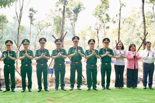 Lực lượng vũ trang Thành phố Hồ Chí Minh phát động phong trào trồng cây 'Đời đời nhớ ơn Bác Hồ'