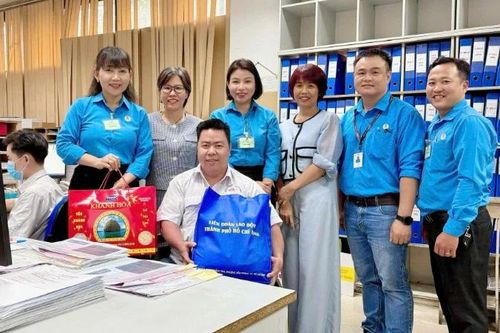 'Từ lời Bác dạy tôi học cách đứng lên!'