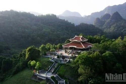 Tháng Năm về Pác Bó, nhớ Người