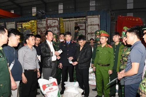 Triệt phá đường dây buôn lậu caffeine quy mô đặc biệt lớn