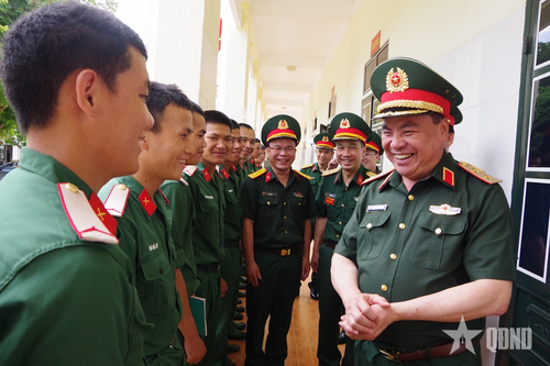 Chính ủy Quân khu 2 thăm, động viên cán bộ, chiến sĩ Trung đoàn 754, Bộ CHQS tỉnh Sơn La