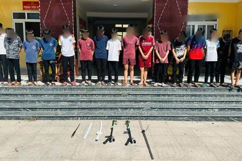 Măng không uốn, tre trổ vồng!