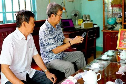 Xã Phú Hựu (Đồng Tháp): Hơn 2.000 đảng viên treo ảnh Bác Hồ trang trọng trong nhà