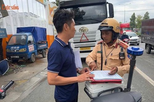 Nguyên nhân 5 phường có xe container vi phạm dừng đỗ nhiều nhất?