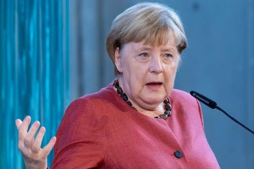 Hòa đàm Nga-Ukraine: Châu Âu đánh tiếng đã sẵn sàng, 'bà đầm thép' Merkel cảnh báo không thể 'khoán trắng' cho ông Trump
