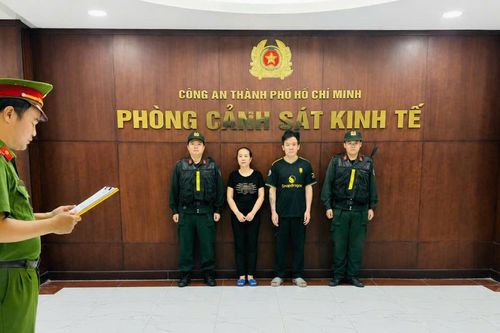 Một phụ nữ vận chuyển trái phép 2,2 kg vàng từ Campuchia về Việt Nam