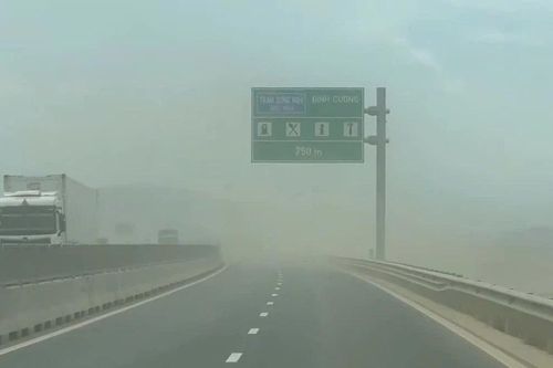 Nguyên nhân bụi mù mịt trên cao tốc Quảng Ngãi - Hoài Nhơn gây nguy hiểm cho lái xe