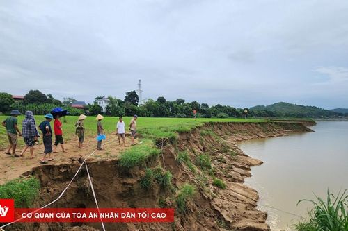 Kè chống sạt lở sông Mã thi công dang dở khi mùa lũ đang cận kề