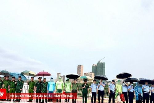 Ngăn chặn nhóm 19 người nước ngoài vượt biên trái phép tại Móng Cái