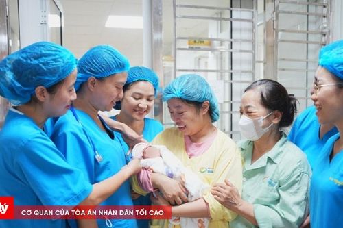 Bé gái 600 gram và hành trình 86 ngày giành lại sự sống
