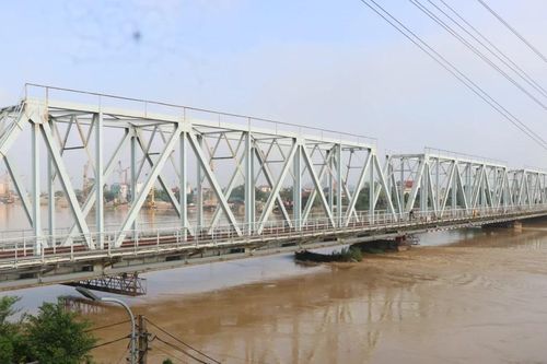 Thái Nguyên xả đập dâng nước trên sông Cầu tại phường Đức Xuân