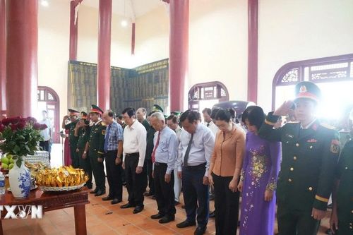 Tưởng nhớ Bác Hồ, tri ân các anh hùng, liệt sỹ tại Di tích lịch sử Đồn Long Khốt