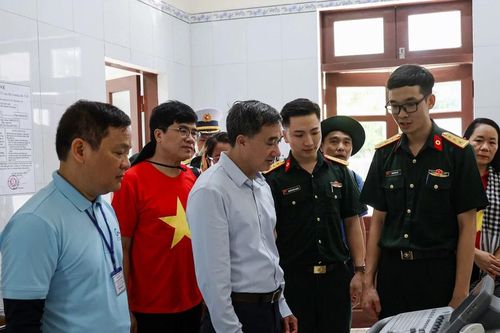 Y tế Trường Sa: Kết hợp quân-dân y để bảo vệ sức khỏe nơi tiền tiêu