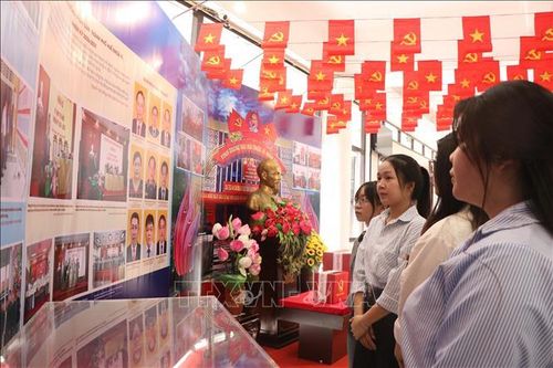 Triển lãm 'Ngày hội non sông - Lá phiếu của niềm tin và trách nhiệm'
