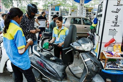 Ấn Độ tăng giá xăng lần thứ hai trong một tuần