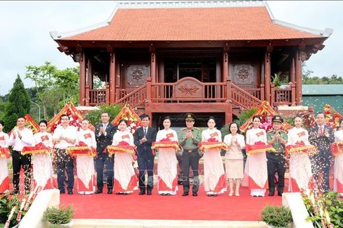 Khánh thành 'địa chỉ đỏ'; phát động Tết trồng cây nhớ ơn Bác Hồ
