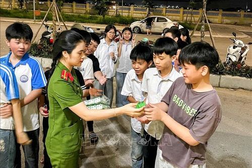 Lan tỏa hình ảnh nữ chiến sĩ Công an vì nhân dân phục vụ