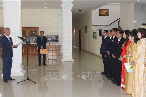 Đảng bộ tại Campuchia quyết tâm học tập và làm theo tấm gương của Người
