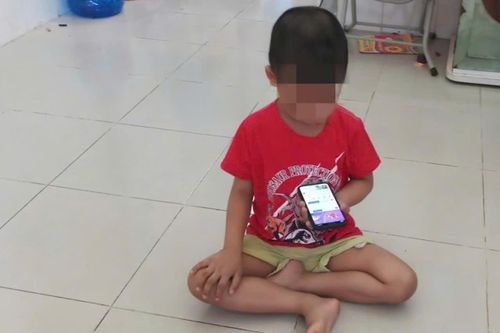 Các thiết bị điện tử ảnh hưởng như thế nào đến đến sự phát triển của trẻ?