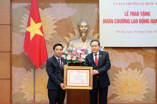 Phó Chủ tịch Quốc hội Nguyễn Doãn Anh nhận Huân chương Lao động hạng Nhất