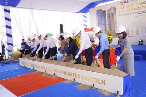 Lancaster Lincoln tái khởi động, giá dự kiến 300 triệu đồng/m²