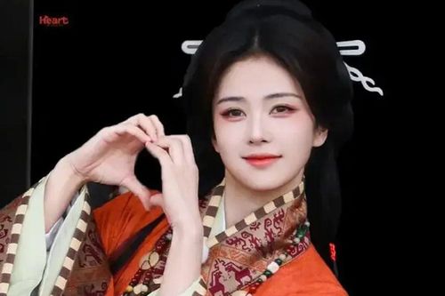 Bạch Lộc khiến cộng đồng mạng xuýt xoa với visual cổ trang mới