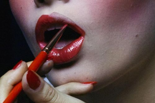 Người tiêu dùng có đang 'bội thực' son môi?