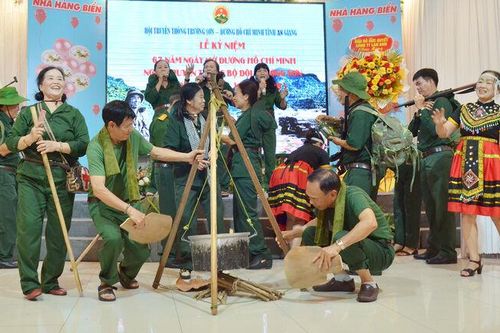 An Giang: Tổ chức kỷ niệm 67 năm Ngày truyền thống bộ đội Trường Sơn