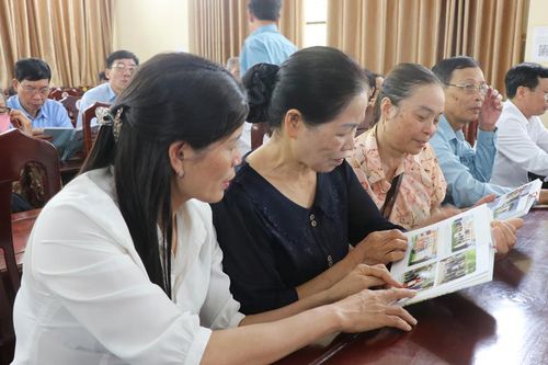 Gia Bình phát hành 6 cuốn lịch sử thôn trước thời điểm di dời phục vụ dự án sân bay quốc tế