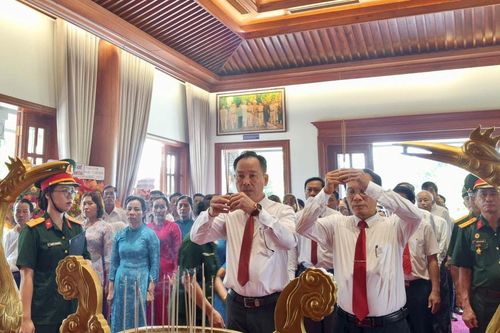 Khơi dậy khí thế thi đua từ hành trình về nguồn